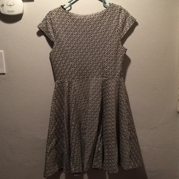 Gorgeous Maeve Anthro dress! - Picture 4 of 4